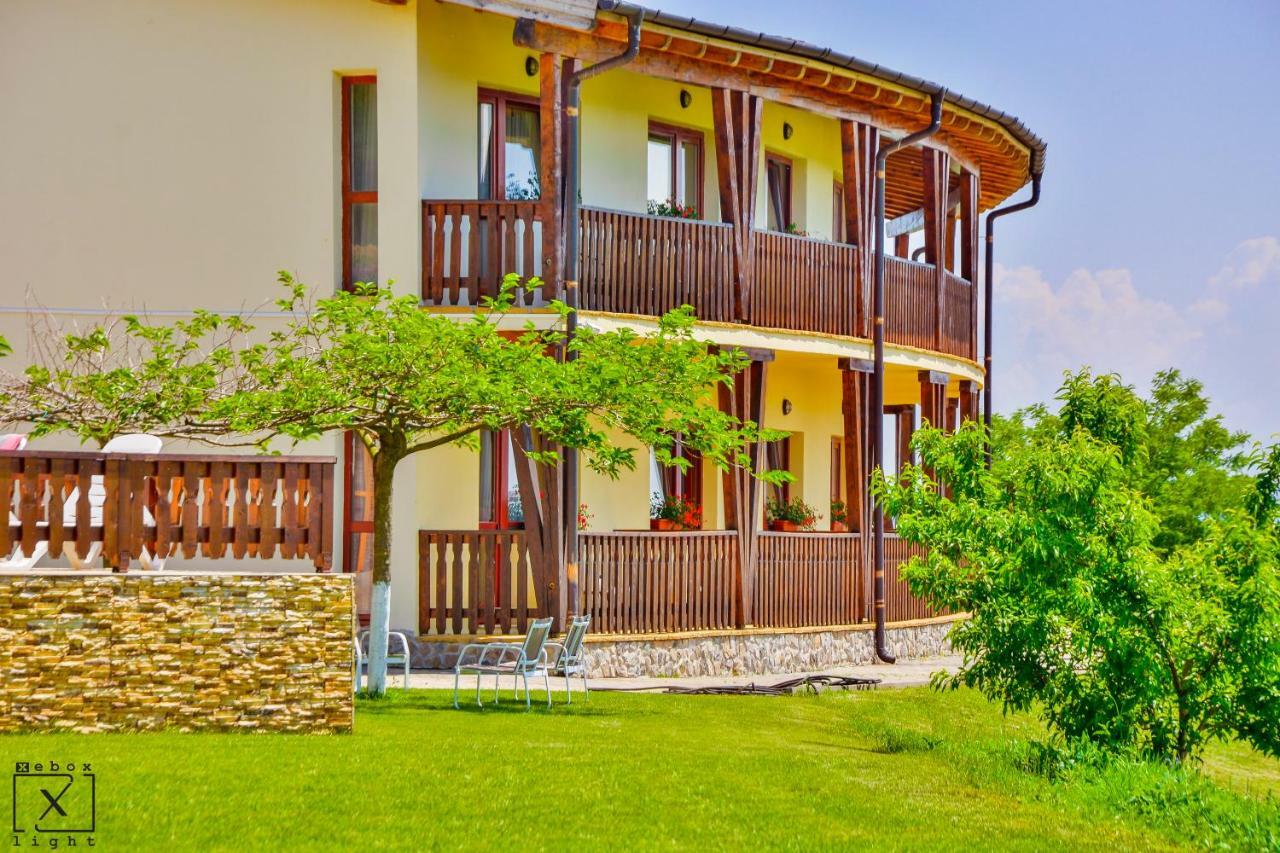 Pensiunea Casa Buna Girbova Luaran gambar